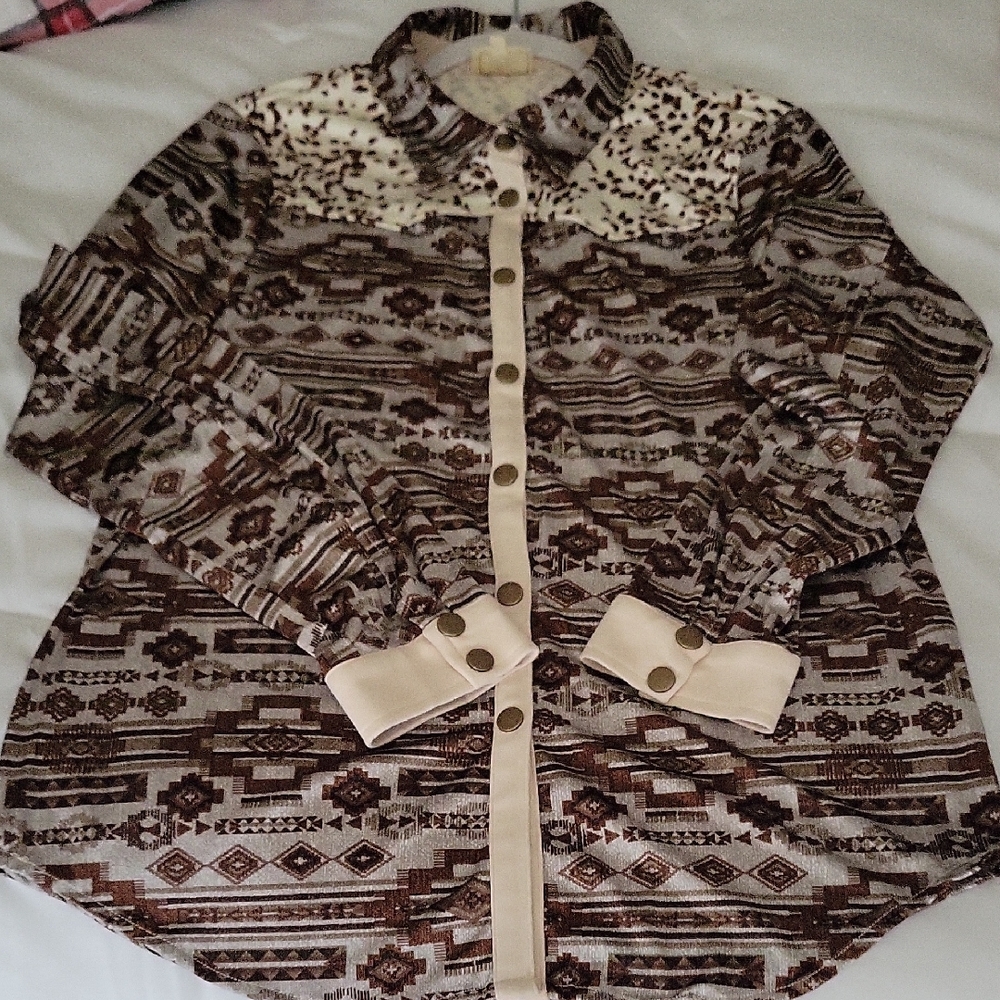 Women's Patterned Button-Up Blouse